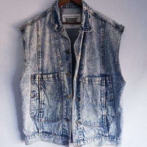 Sleeveless Acid wash denim jacket